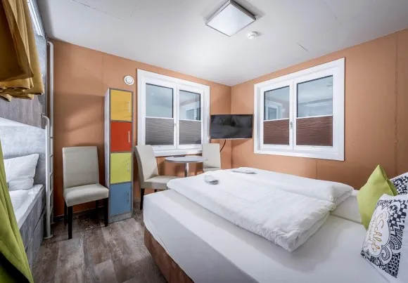 Cubo Family Room