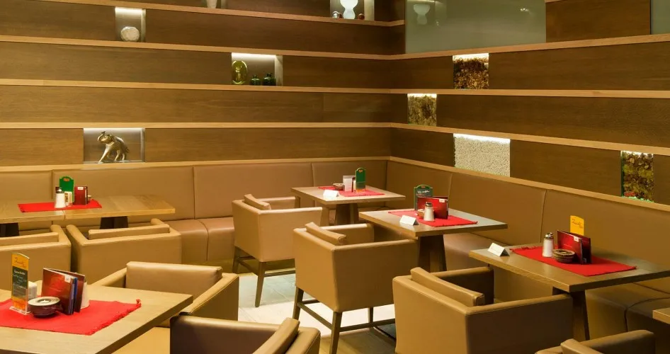 Cafe-Bar-Eggers